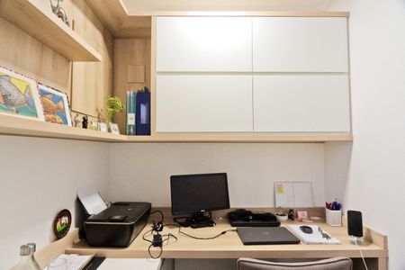 Casa à venda com 275m², 3 quartos e 6 vagasEscritório