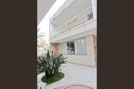 Casa à venda com 275m², 3 quartos e 6 vagasÁrea externa