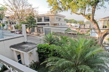 Casa à venda com 275m², 3 quartos e 6 vagasVista