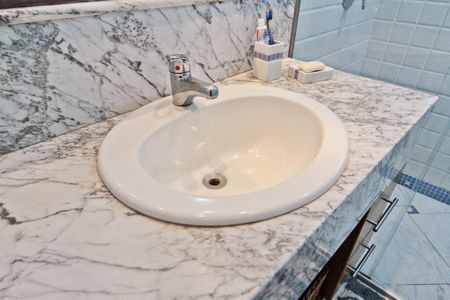 Casa à venda com 275m², 3 quartos e 6 vagasBanheiro da Suíte 2