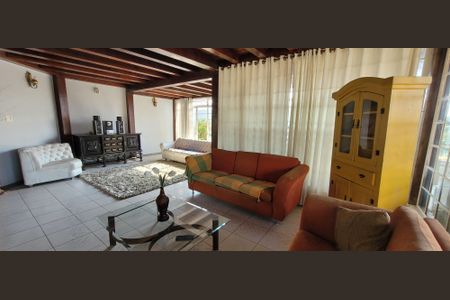 Casa para alugar com 360m², 4 quartos e 4 vagasSala