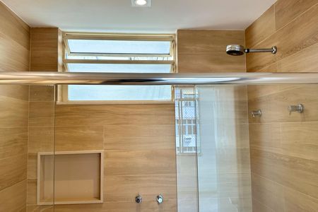 Apartamento à venda com 130m², 3 quartos e 2 vagasBanheiro da Suíte 1