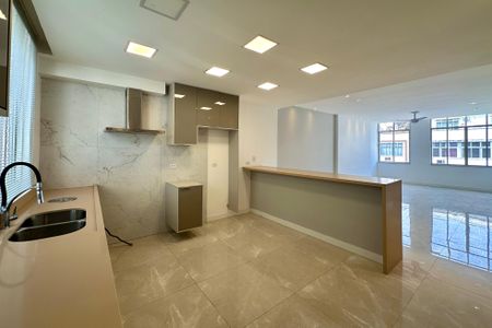 Sala de apartamento à venda com 3 quartos, 130m² em Copacabana, Rio de Janeiro