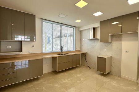 Apartamento à venda com 130m², 3 quartos e 2 vagasCozinha