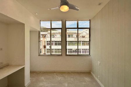 Apartamento à venda com 130m², 3 quartos e 2 vagasQuarto