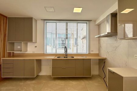 Apartamento à venda com 130m², 3 quartos e 2 vagasCozinha