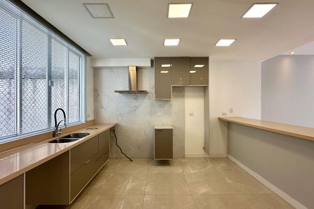 Apartamento à venda com 130m², 3 quartos e 2 vagasCozinha