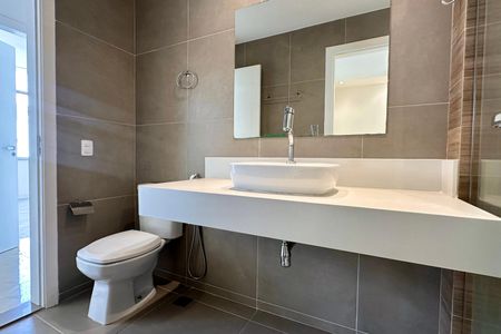 Apartamento à venda com 130m², 3 quartos e 2 vagasBanheiro da Suíte 2