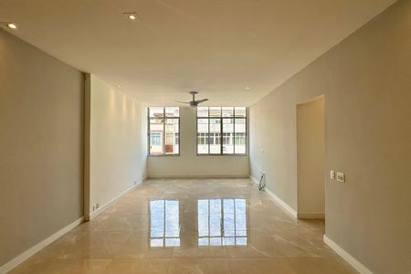 Apartamento à venda com 130m², 3 quartos e 2 vagasSala