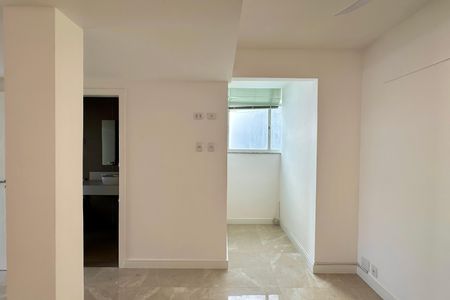 Apartamento à venda com 130m², 3 quartos e 2 vagasSuíte 2
