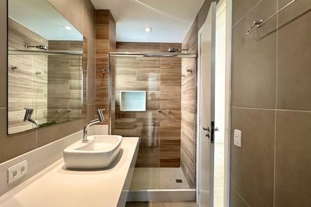 Apartamento à venda com 130m², 3 quartos e 2 vagasBanheiro da Suíte 2