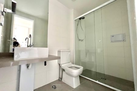 Banheiro de kitnet/studio para alugar com 1 quarto, 24m² em Vila Santa Catarina, São Paulo