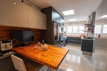 Apartamento à venda com 160m², 2 quartos e 3 vagasCozinha