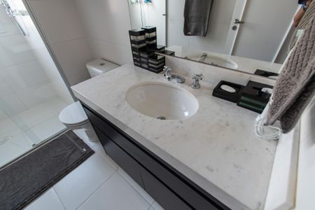 Apartamento à venda com 160m², 2 quartos e 3 vagasBanheiro 2 da suíte 2