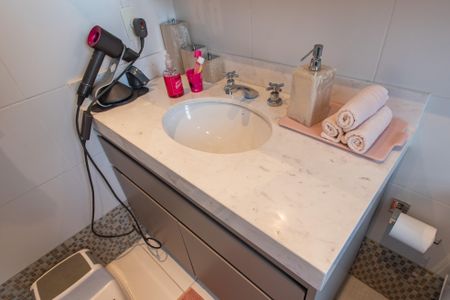 Apartamento à venda com 160m², 2 quartos e 3 vagasBanheiro da suíte 1