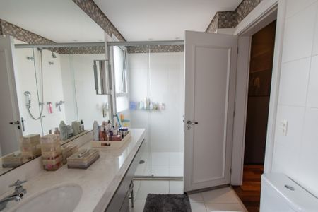 Apartamento à venda com 160m², 2 quartos e 3 vagasBanheiro da suíte 2