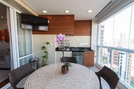 Apartamento à venda com 160m², 2 quartos e 3 vagasVaranda