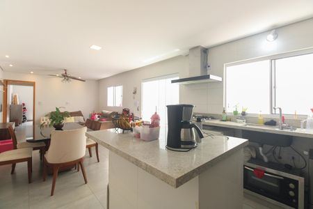 Casa à venda com 130m², 3 quartos e 2 vagasCozinha