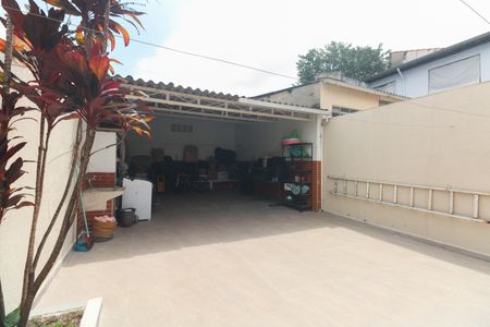 Casa à venda com 130m², 3 quartos e 2 vagasQuintal e Área de Serviço