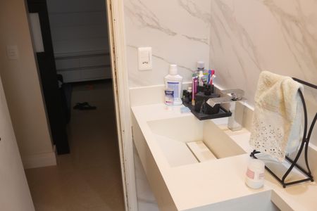 Apartamento à venda com 126m², 3 quartos e 2 vagasBanheiro 