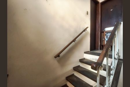 Casa à venda com 214m², 6 quartos e 1 vagaEscada