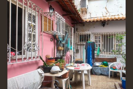 Casa à venda com 214m², 6 quartos e 1 vagaQuintal