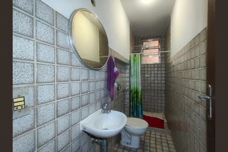 Casa à venda com 214m², 6 quartos e 1 vagaBanheiro de serviço