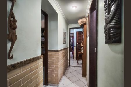 Casa à venda com 214m², 6 quartos e 1 vagaCorredor