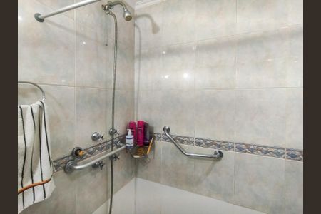 Casa à venda com 214m², 6 quartos e 1 vagaBanheiro da Suíte