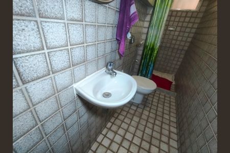 Casa à venda com 214m², 6 quartos e 1 vagaBanheiro de serviço