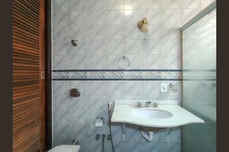 Casa à venda com 214m², 6 quartos e 1 vagaBanheiro