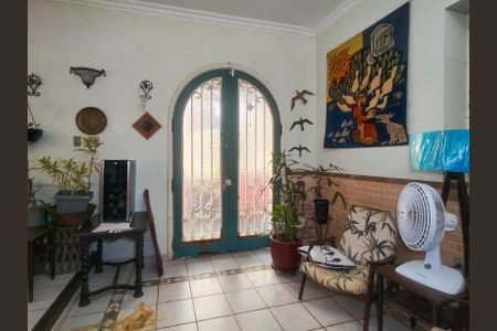 Casa à venda com 214m², 6 quartos e 1 vagaEntrada