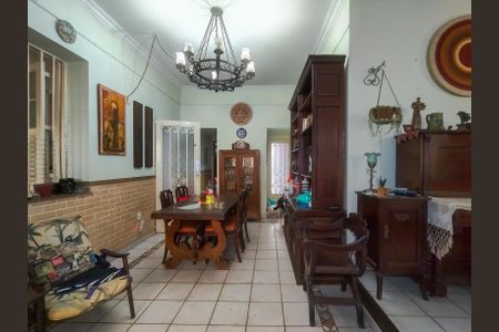Casa à venda com 214m², 6 quartos e 1 vagaSala