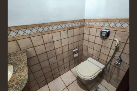 Casa à venda com 214m², 6 quartos e 1 vagaLavabo