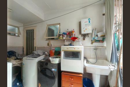 Casa à venda com 214m², 6 quartos e 1 vagaLavanderia