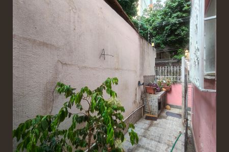 Casa à venda com 214m², 6 quartos e 1 vagaQuintal