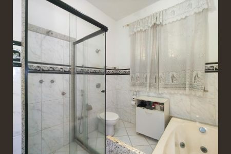 Casa à venda com 214m², 6 quartos e 1 vagaBanheiro