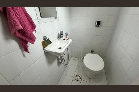 Apartamento para alugar com 220m², 3 quartos e 3 vagas Apartamento para alugar com 220m², 3 quartos e 3 vagasLavabo