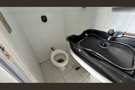 Apartamento para alugar com 220m², 3 quartos e 3 vagas Apartamento para alugar com 220m², 3 quartos e 3 vagasBanheiro de Serviço