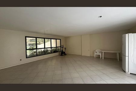 Apartamento para alugar com 220m², 3 quartos e 3 vagas Apartamento para alugar com 220m², 3 quartos e 3 vagasÁrea comum - Salão de festas