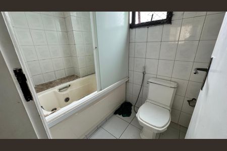 Apartamento para alugar com 220m², 3 quartos e 3 vagas Apartamento para alugar com 220m², 3 quartos e 3 vagasBanheiro da Suíte