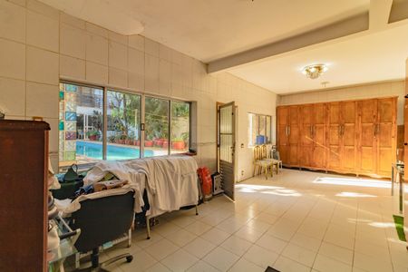 Casa para alugar com 600m², 4 quartos e 4 vagas