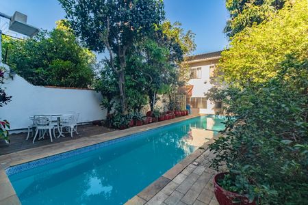 Casa para alugar com 600m², 4 quartos e 4 vagas