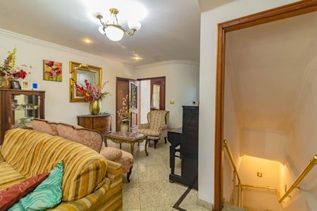 Casa para alugar com 600m², 4 quartos e 4 vagas