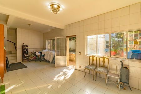 Casa para alugar com 600m², 4 quartos e 4 vagas