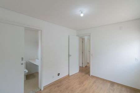 Apartamento à venda com 160m², 3 quartos e 2 vagas Apartamento à venda com 160m², 3 quartos e 2 vagasSuíte