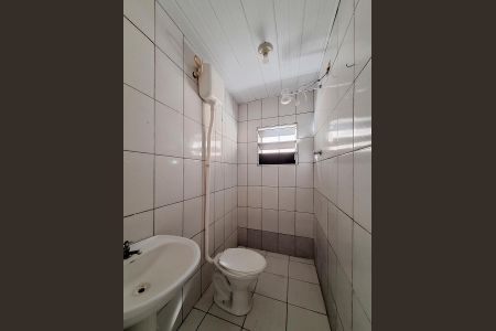 Banheiro de casa para alugar com 1 quarto, 30m² em Casa Verde Alta, São Paulo