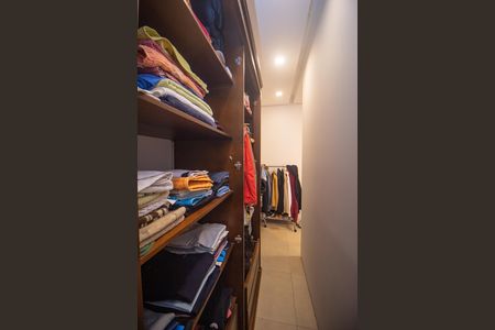 Casa para alugar com 279m², 5 quartos e 2 vagas Casa para alugar com 279m², 5 quartos e 2 vagasCloset