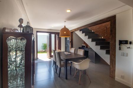 Casa para alugar com 279m², 5 quartos e 2 vagas Casa para alugar com 279m², 5 quartos e 2 vagasSala 2