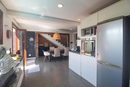Casa para alugar com 279m², 5 quartos e 2 vagas Casa para alugar com 279m², 5 quartos e 2 vagasCozinha